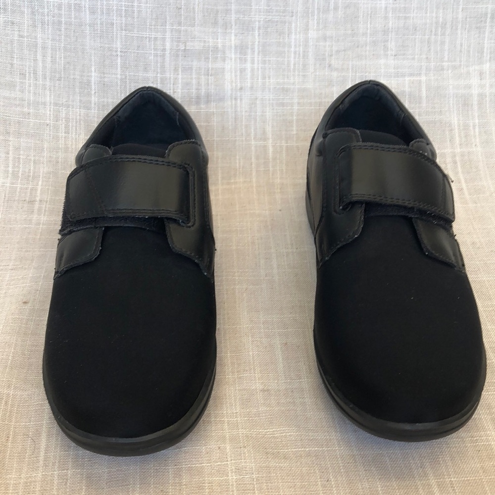 Apex Petals Stretch Monk Shose